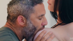 Violet Voss - Busty Housewife 29 07 2025