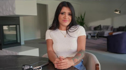 Alice Thunder - A Different Kind Of Tutorial