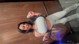 Vaness The Coach Feeding Step Mommy A Thick Load